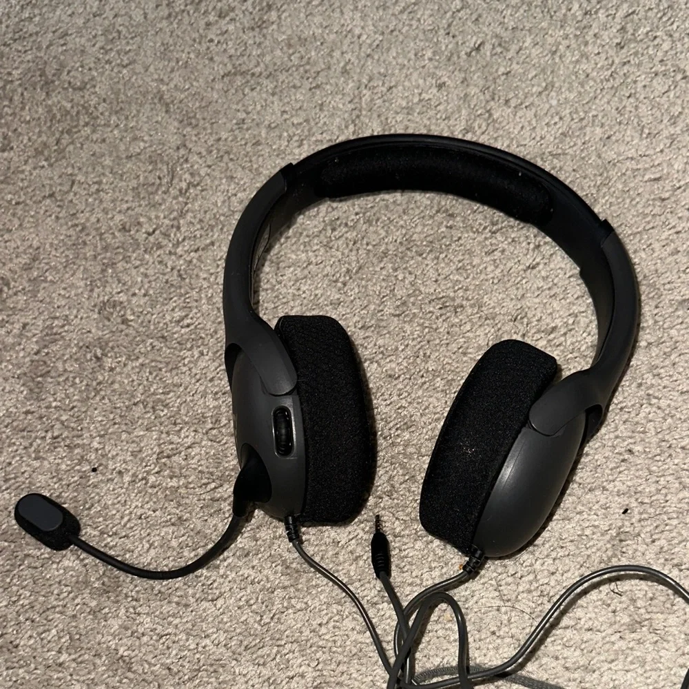 PlayStation Wired Gaming Headset w/ Mic – Gray/Black | 3.5 mm Jack
